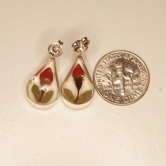 Genuine rose in resin sterling silver earrings - Picture 2 of 6